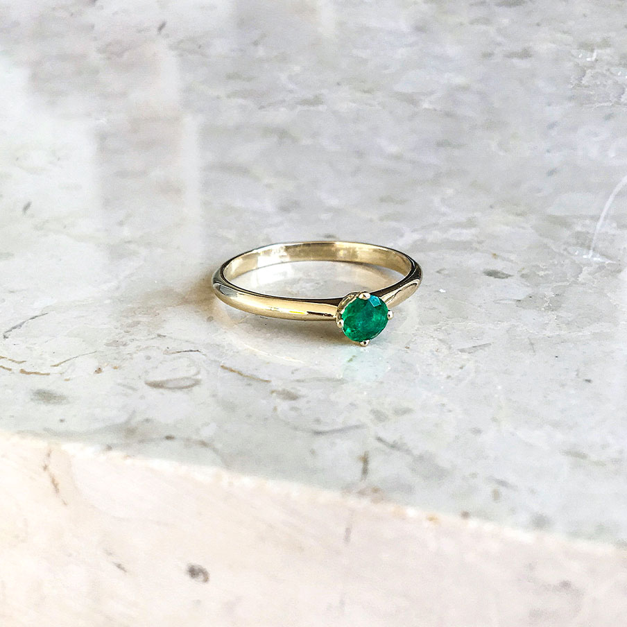 Beperken Terugbetaling Notitie Engagement Ring with Smaragd | 14k Gold